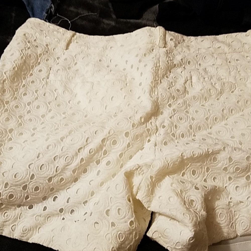 Shorts - Picture 3 of 4